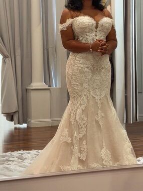Kittychen Off-Shoulder Lace Wedding Dress in Ivory